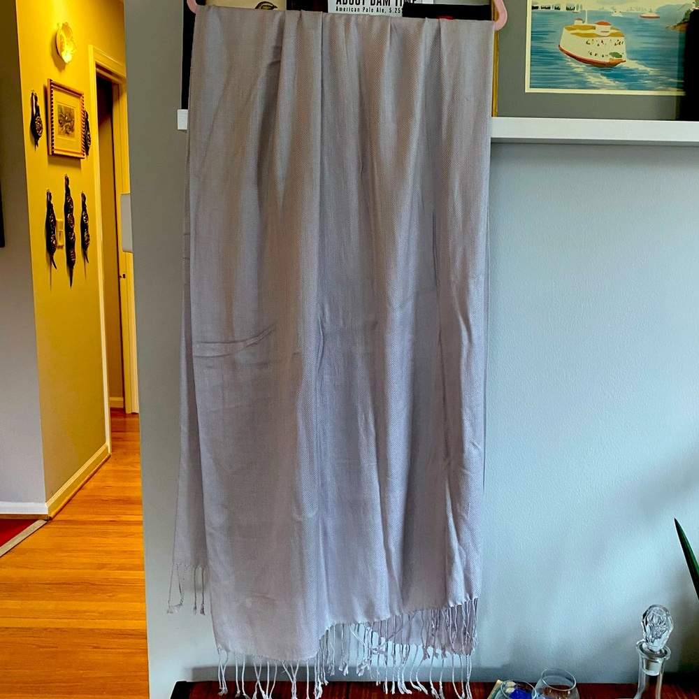 Pashmina light grey scarf